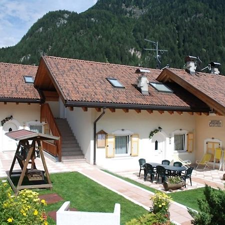 Residence Le Rose Pozza di Fassa Eksteriør billede