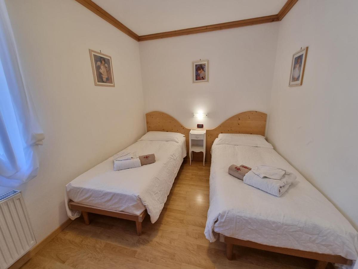 Residence Le Rose Pozza di Fassa Eksteriør billede