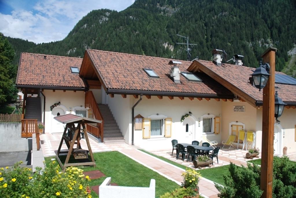 Residence Le Rose Pozza di Fassa Eksteriør billede